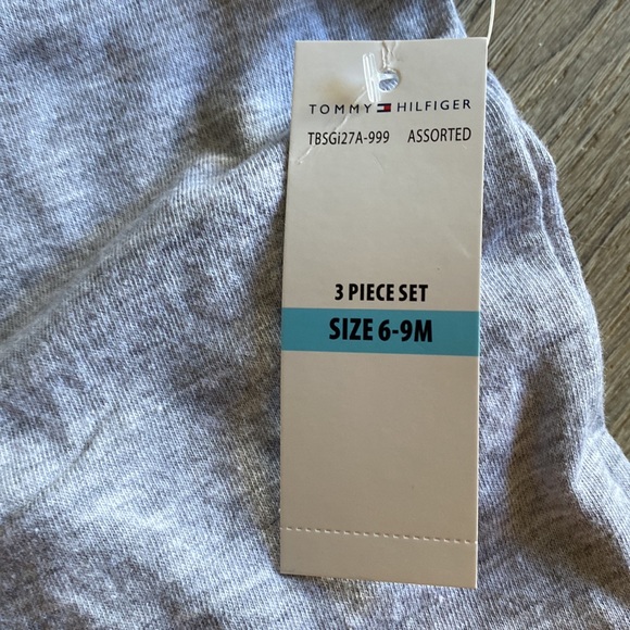 Tommy Hilfiger 2 piece boys size 6-9 mos. NWT! Short sleeve tee & red shorts - Picture 5 of 16